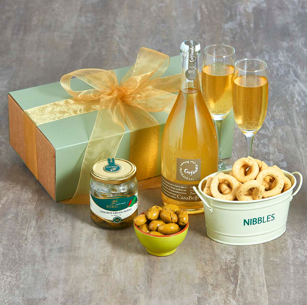 Italian prosecco and nibbles gift box